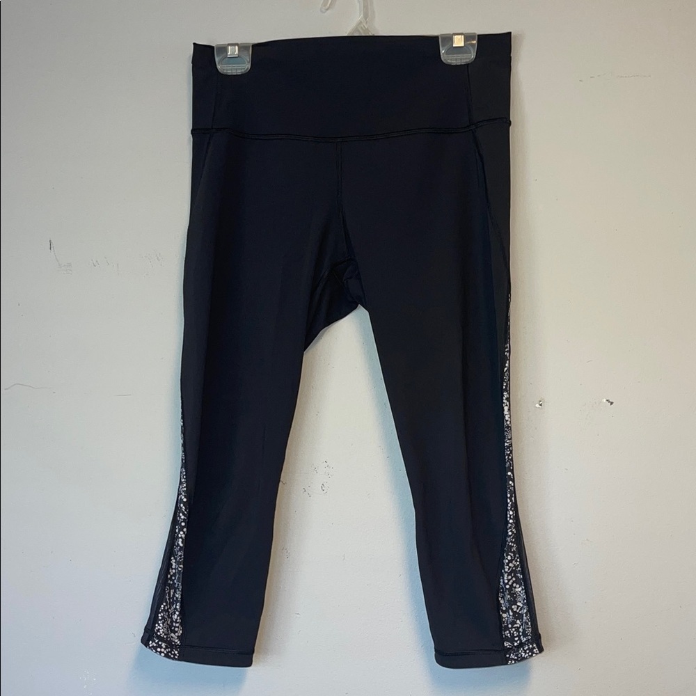Lululemon Mix & Mesh Crop *21"
